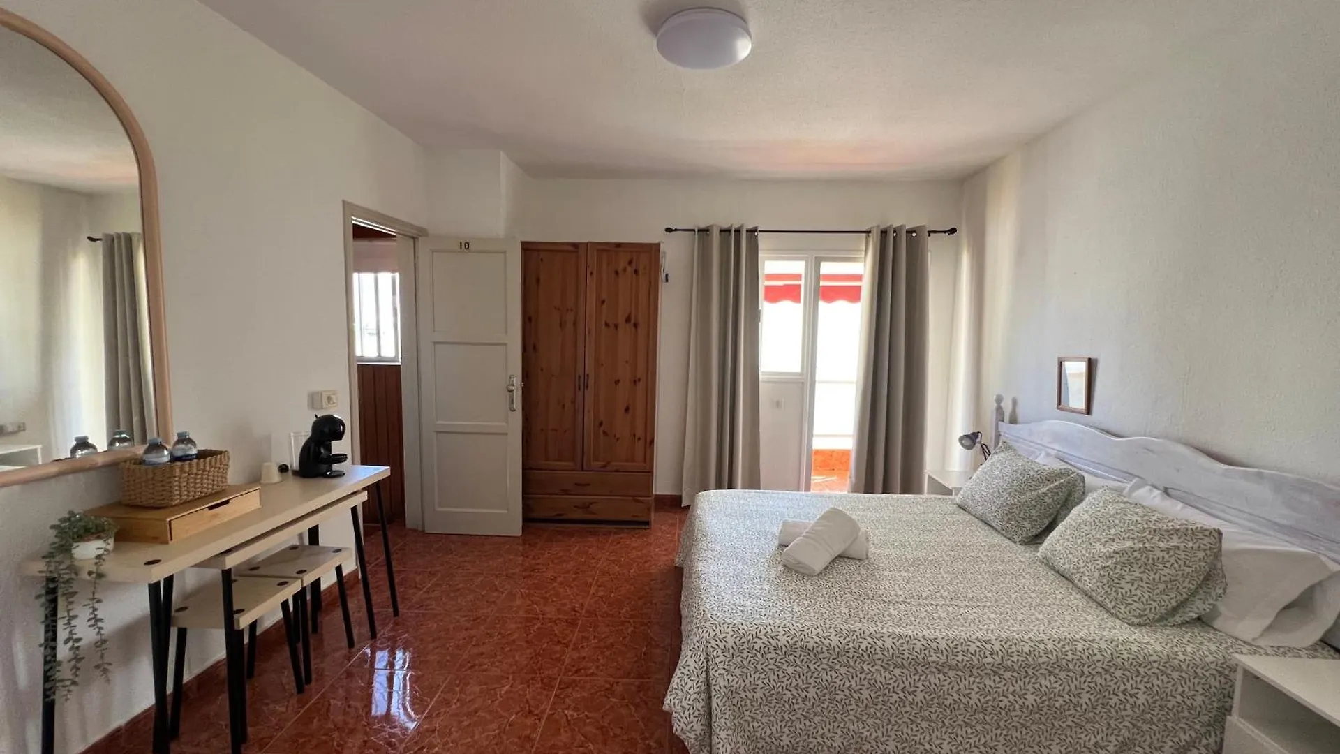 Habitacion Diez Лос Кристианос